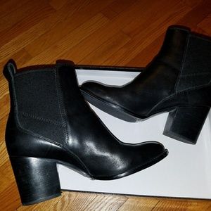 Clarks Boots .. like New